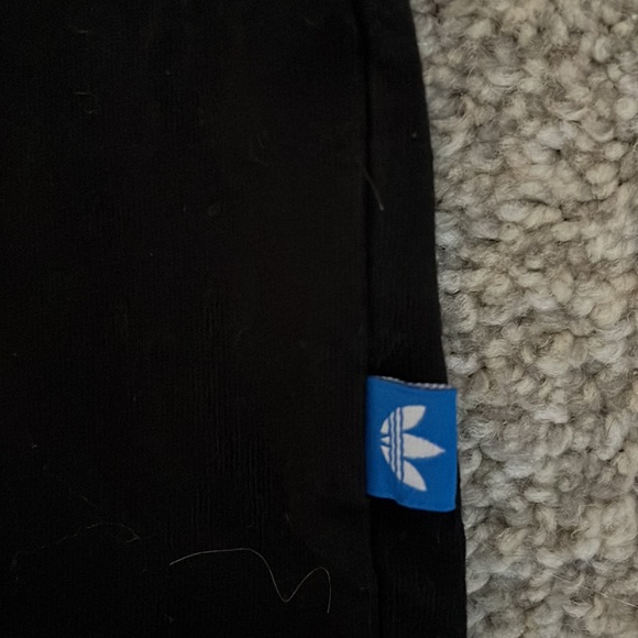 Adidas Cropped Logo Shirt - Picture 4 of 5